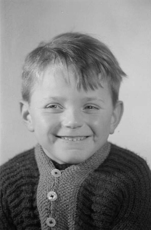 Ein lachender Junge (Lothar)