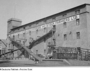 Gebäude der Cold Storage am Kai : Namibia (ehem. Südwestafrika), Walfischbucht. Gebäude der Cold Storage am Kai (Kühlhaus)