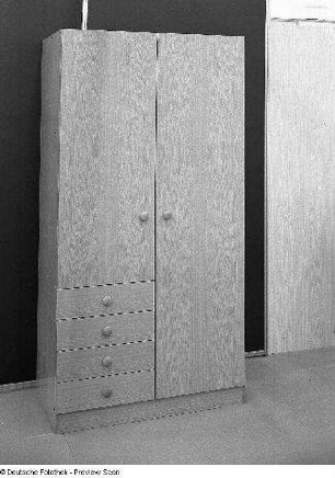 Kleiderschrank