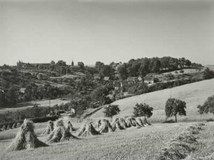 Tanneberg-Rothschönberg (Kreis Meißen), Ortsteilansicht mit Dorfkirche Rothschönberg nach Norden über das Tännichtbachtal