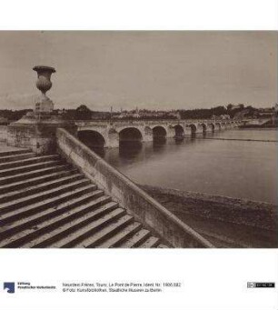 Tours, Le Pont de Pierre