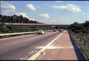 Hauptfahrbahn West (Mannheim Richtung Heilbronn): Brücke Nord (Rampe Nord [Speyer Richtung Mannheim]) von Norden