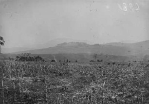 Berglandschaft : Die bergige Landschaft Ruandas