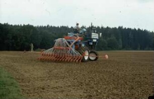 Fotografie: Trägerfahrzeug, Drillmaschine, Pneumatische Verteilung