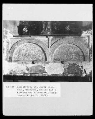 Relief mit zwei Arkaden