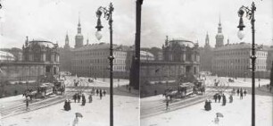 Dresden-Altstadt. Postplatz mit Ausspanne der Pferdebahn. Blick nach Nordost gegen Glockenspielpavillon des Zwingers, Taschenbergpalais und Residenzschloß
