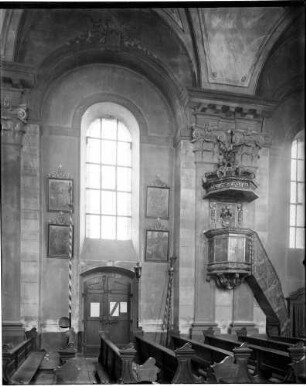 Kappelwindeck Katholische Kirche Santa Maria Innenansicht Langhaus Nordwand und Kanzel