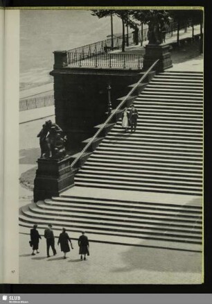 97 Die große Treppe zur Brühlschen Terrasse