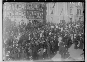 Erntedankfest in Sigmaringen 1933; Festumzug vor dem Hotel Bären und dem Hoftheater/Lichtspiele