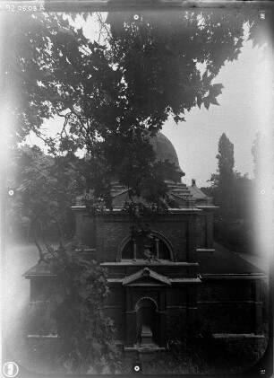 Halle (Saale). Südfriedhof. Friedhofskapelle (1887). Seitenansicht