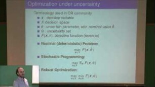 Distributionally Robust Optimal Designs