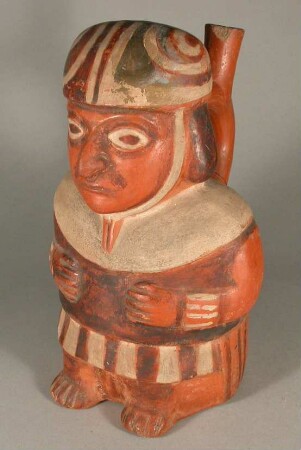 Stehende anthropomorphe Figur