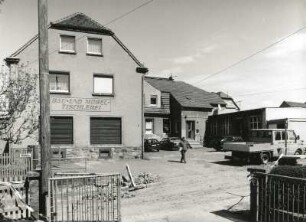 Obergurig-Mönchswalde, Großpostwitzer Straße 7. Gehöft (um 1800 und 1851/1900)