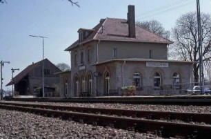 Schrozberg Empfangsgebäude Güterschuppen Bahnsteig