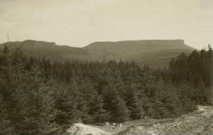 Elbsandsteingebirge. Großer und Kleiner Zschirnstein von Westen