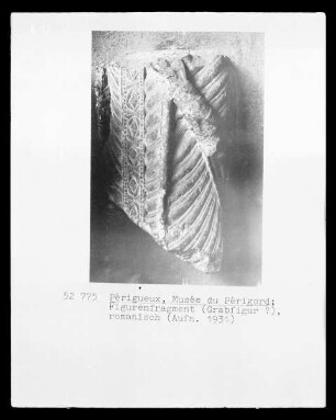 Fragment einer Grabfigur