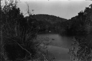Lunsemfwa-Fluss : Der Lunsemfwa-Fluss. Im Hintergrund der Mwitaberg.