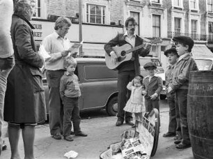 London, Straßenmusiker-Famile im East-End