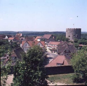 Thallichtenberg. Burg Lichtenberg mit Ortsteilansicht