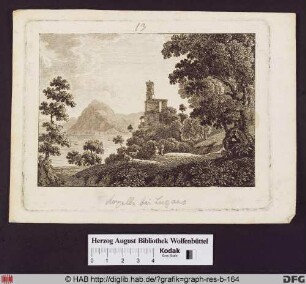 Bauwerk mit Turm am Steilufer eines südlichen Sees im Gebirge, im Vordergrund Hirten mit Ziegen.