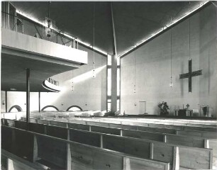 Gulbransson, Olaf Andreas; Nürnberg - Schweinau; Ev. Kreuzkirche mit Gemeindezentrum - Innenraum