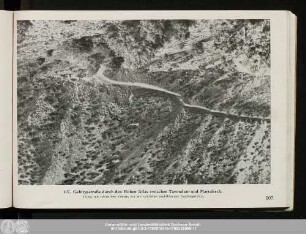 107. Gebirgsstraße durch den Hohen Atlas zwischen Taroudant und Marrakech.
