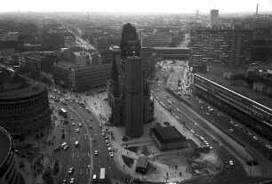Berlin: Vom Dach des Europa-Centers auf Breidscheidplatz mit Gedächtniskirche