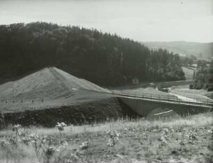 Hellendorf, Rückhaltebecken Buschbach