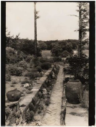 Garten Leo van den Bergh, Berlin-Kladow: Klinkerweg
