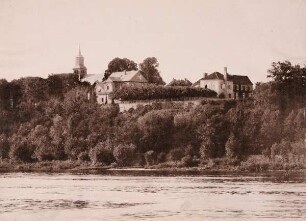 Hamburg, Restaurant Jakob und Nienstedtener Kirche an der Elbchaussee