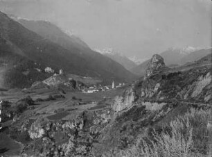 Ardez : Gemeinde Ardez in der Ardezer Schlucht, im Hintergrund die Berner Alpen