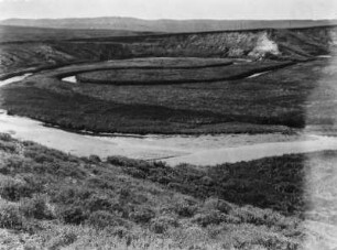 Mäander des Trout Creek : Blick auf einen Mäander des Trout Creek vor seiner Mündung in den Yellowstone River.