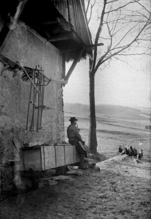 Idylle : Bauer an der Scheune beim Kapellenhof Gut (existiert nicht mehr)