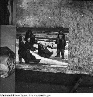 Porträt - Verschiedenes (Kurt Querner beim Malen im Atelier, Bilder Querners)