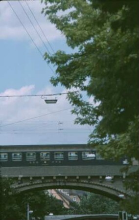 Gäubahn Stuttgart-Nord Gewölbebrücke 5029A über Nordbahnhofstraße DC 481 SBB-Wagen