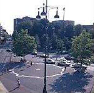 Hansjakob, Gottfried; Augsburg - Innenstadt, Königsplatz, Ernst-Reuter-Platz; Königsplatz und Fußgängerzone - Königsplatz (nordöstlicher Abschnitt), Platzgestaltung mit Natursteinpflaster und Mosaik