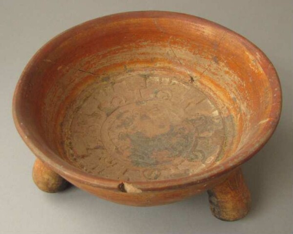 Tripod bowl made of clay