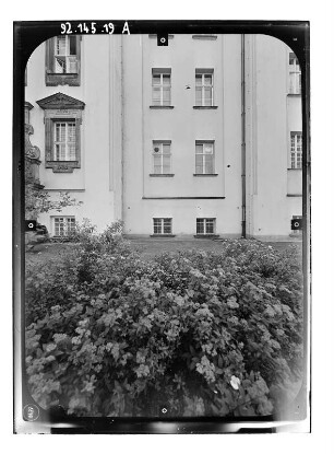 Berlin-Köpenick. Schloß (1677-1681; R. v. Langerfeld). Wasserseite (Teilansicht)
