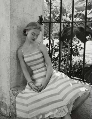 Modeaufnahme, Modelle Dolores Hawkins und Ann Klem (Mademoiselle)