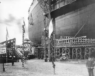 Schiff, kurz vor dem Stapellauf : Bau des Schiffes "Imperator" (1913) Schiff, kurz vor dem Stapellauf