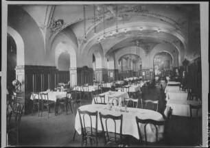 Dresden-Altstadt, Moritzstraße 1b. Restaurant "Löwenbräu" ("Münchner Löwenbräu") im Palais de Saxe. Gastraum