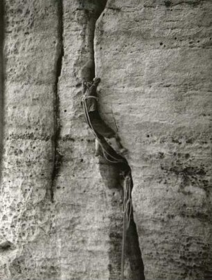 Sächsische Schweiz. Kleiner Zschand, Heringstein. Seilschaft Karlheinz Gonda und G. Junghans bei der Erstbegehung des (Märchentürmer-) Pfingstweges 17.05.1948