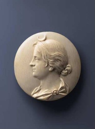 Göttin Diana mit Halbmond