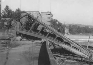 Kriegszerstörte König-Karls-Brücke, Wehr Cannstatt