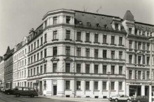 Görlitz, Landeskronstraße 45. Wohnhaus mit Laden (um 1898). Eckansicht