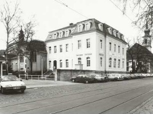 Dresden-Friedrichstadt, Friedrichstraße 41. Krankenhaus Dresden-Friedrichstadt, Pathologisches Institut "Georg Schmorl" (1895). Blick über die Friedrichstraße zur Matthäuskirche