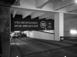Freiburg: "DAS- Reklame an der Einfahrt Tiefgarage Karlsplatz
