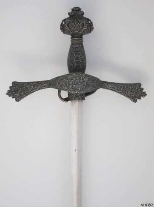 Rapier / Prunkwaffengarnitur bestehend aus Rapier mit Dolch, Dolchscheide, Messer und Pfriem