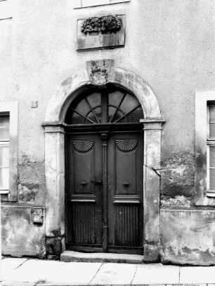 Görlitz-Altstadt, Fischmarktstraße 5. Wohnhaus (Haus Drei Eichen, 1818). Portal