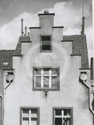Fassade und Giebel des Bürgerhauses Fischerstrasse 29 in Elbing
